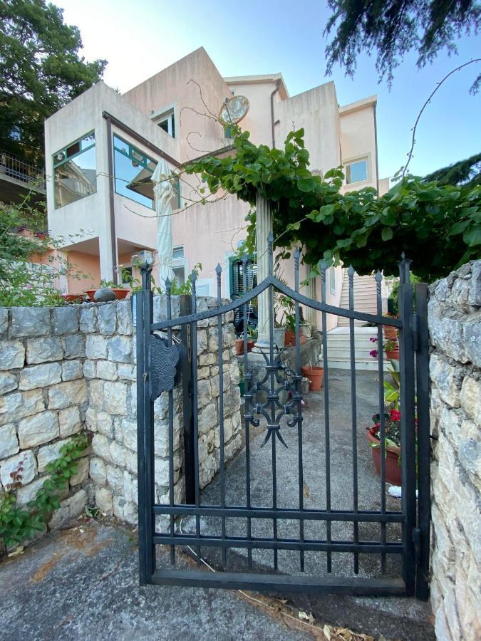 Apartments Mandarina Garden Petrovac Eksteriør bilde