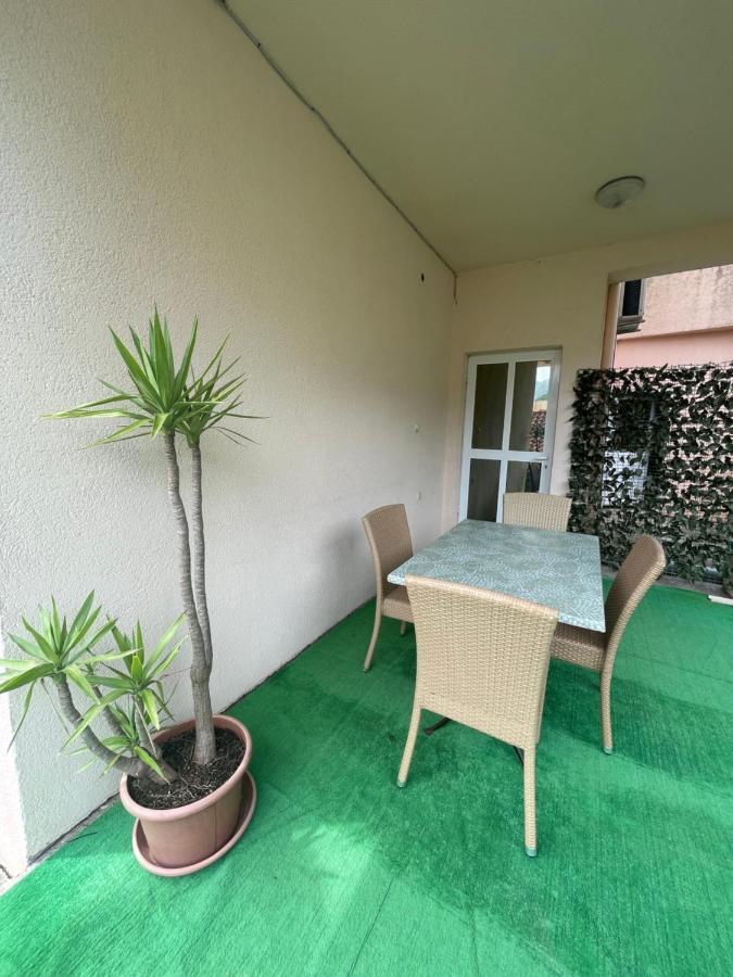 Apartments Mandarina Garden Petrovac Eksteriør bilde